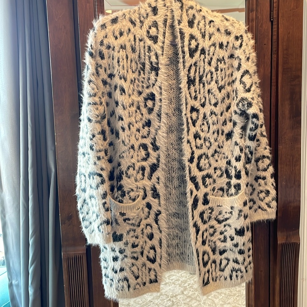 Leopard Fuzzy cardigan